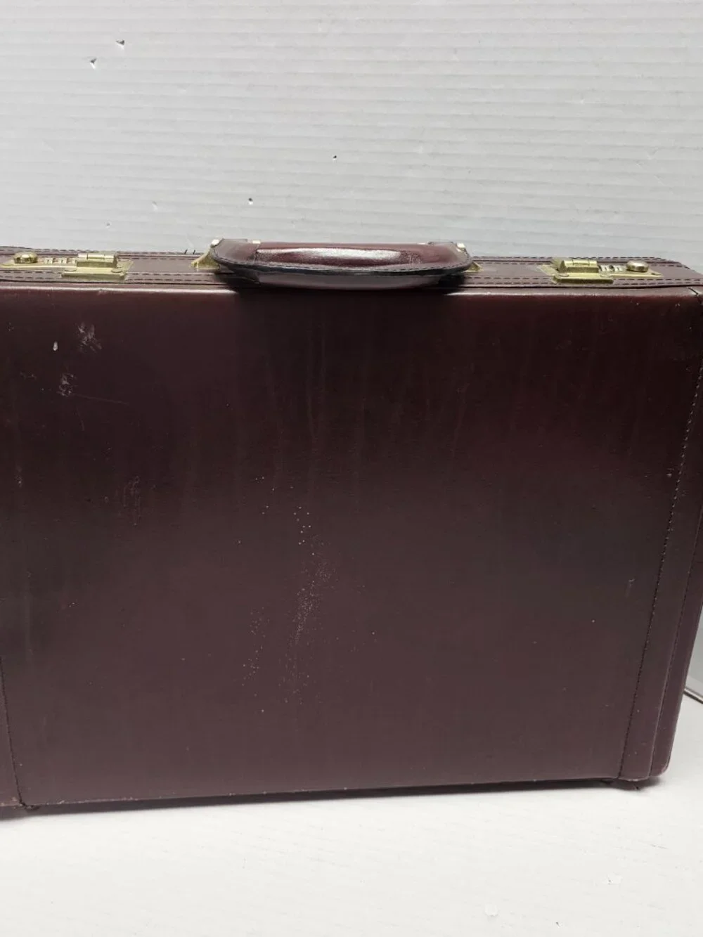 Brown leather Attache Briefcase Bag Jourdon Lock Hard Ware Gold Metallic Brase